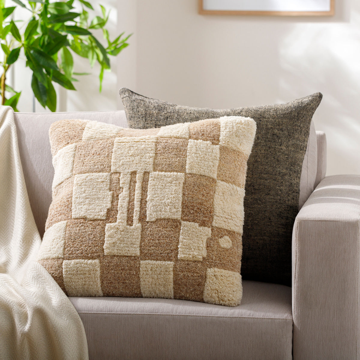 Baldur Pillow