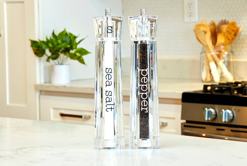 Salt And Pepper Shakers Black/White
