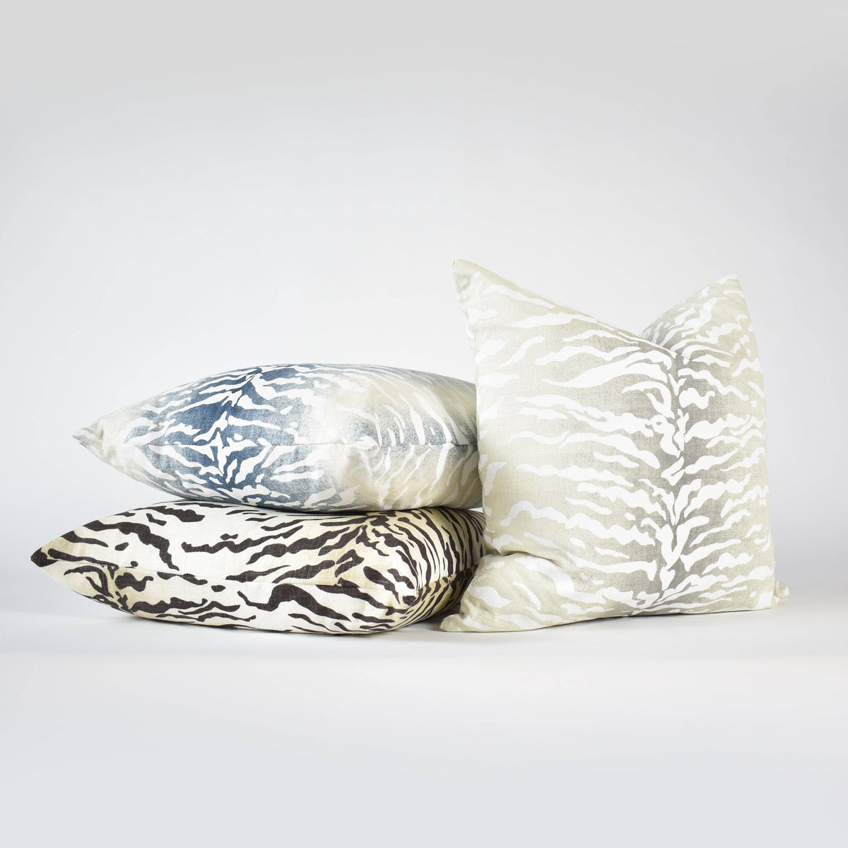 Tigresa Throw Pillow