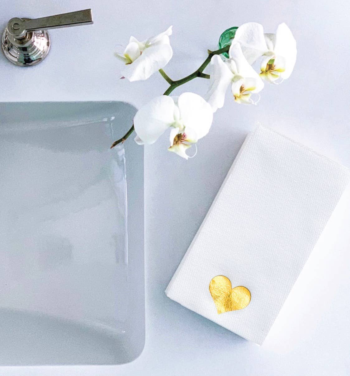 Cloth-Like Disposable Guest Towels: Gold Heart