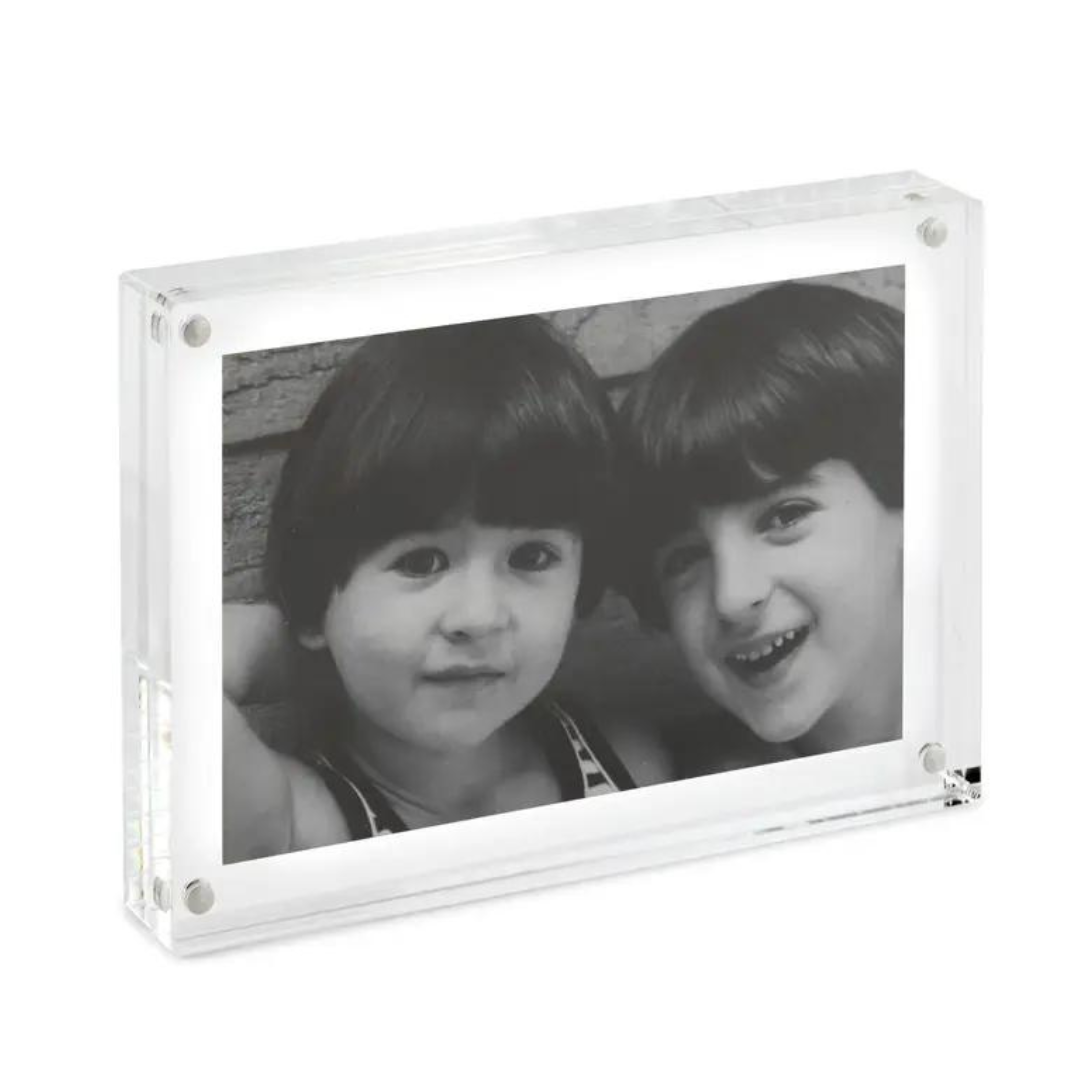 5 X 7 Magnetic Heavy Pic Frame.