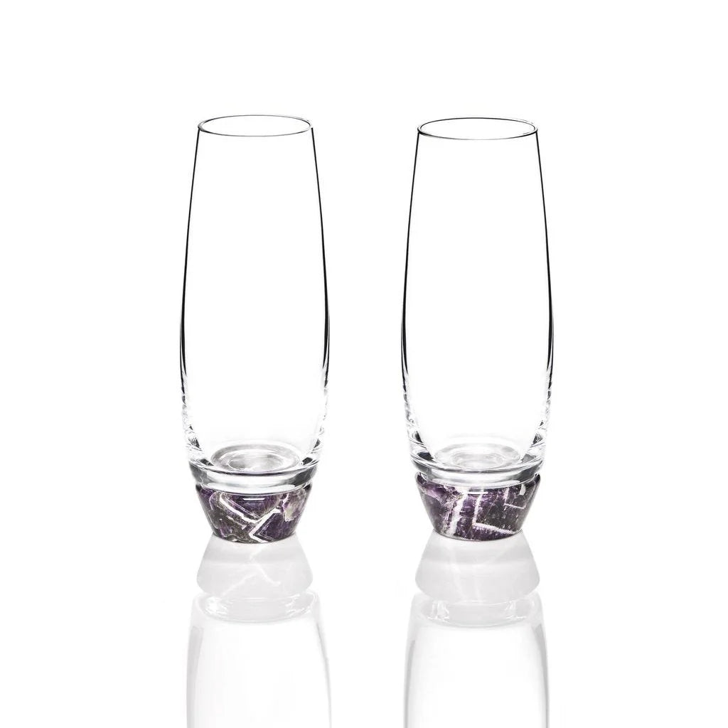 Elevo champagne glasses in amethyst. 