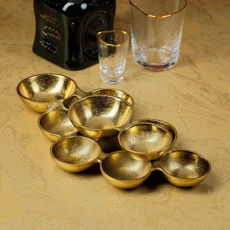 Small Cluster Of Bowls Serveware