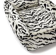 Tigre Dog Bed Small - Off White/Black Dog Bed